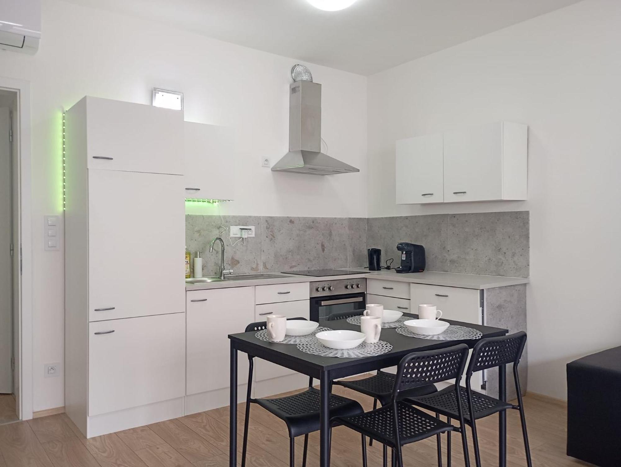 Novy Apartman S Terasou เบอร์โน ภายนอก รูปภาพ